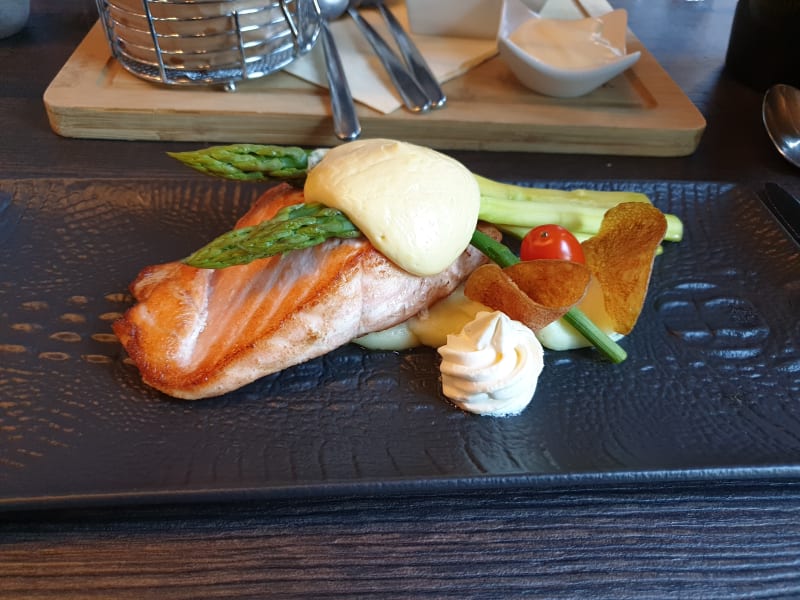 Zalm met asperges  - De Tippe, Vledder