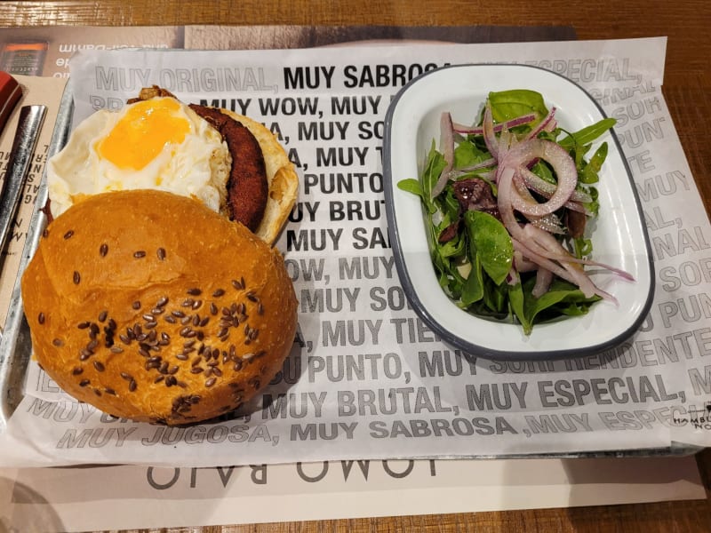 Veggie Burger (Sin Gluten Bread), Guacamole, Fried Egg - Hamburguesa Nostra - Les Glories, Barcelona