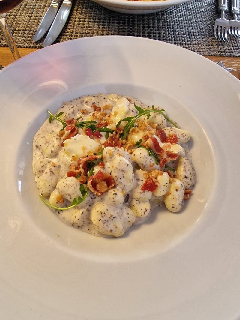 Gnocchi brie trufado - À Casa Sua, Lisbon