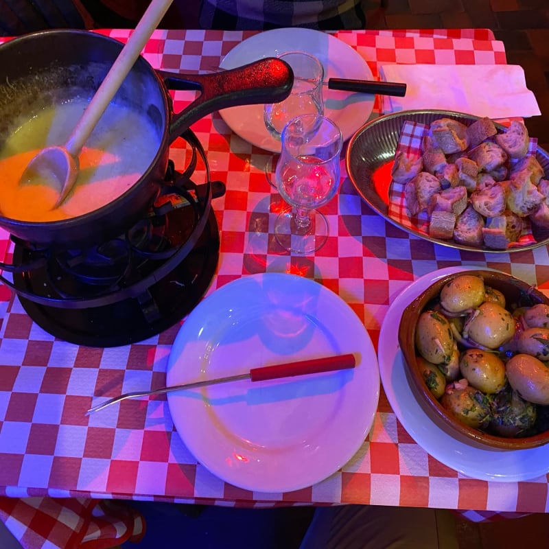 Fondue aux 3 fromage - La Petite Hostellerie, Paris