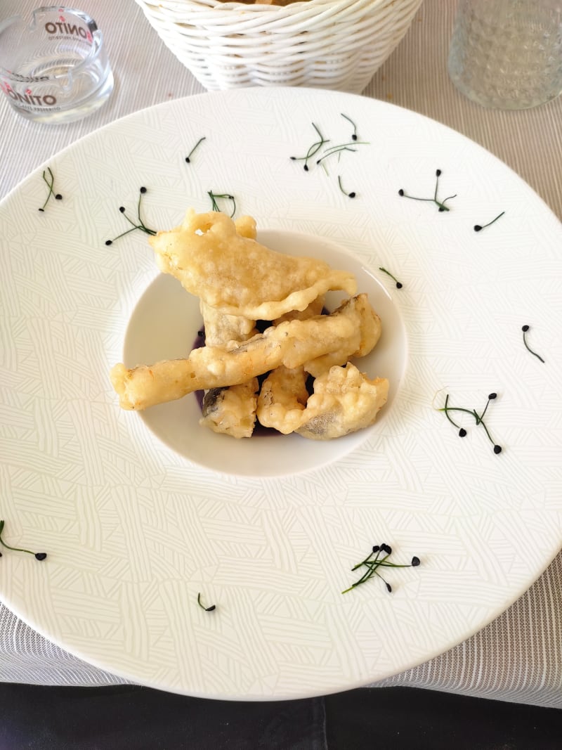 Fish and Chips baccalà fritto in tempura con vellutata di patata viola  - Il Peccato, Piombino