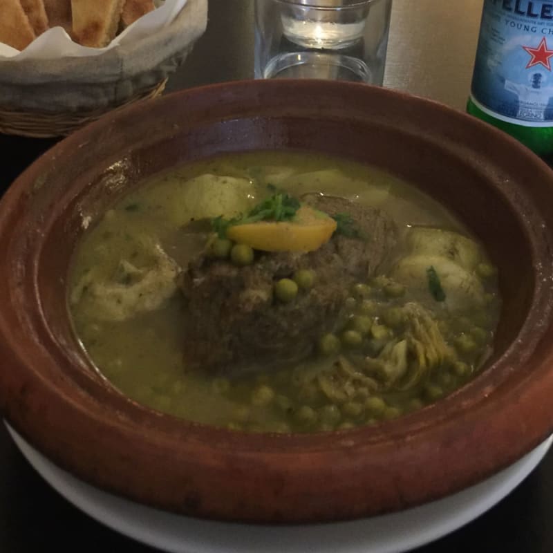 Parfait ! Rien a redire. Le plat à été servi bouillant, comme j'aime. La viande et les légumes parfaitement cuit. Un régal. - Laouz, Paris