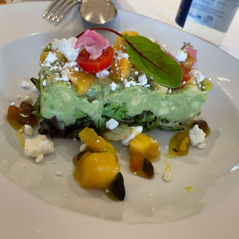 Salada de abacate com queijo de cabra (7/10) - Restaurante Parador de Ronda, Ronda