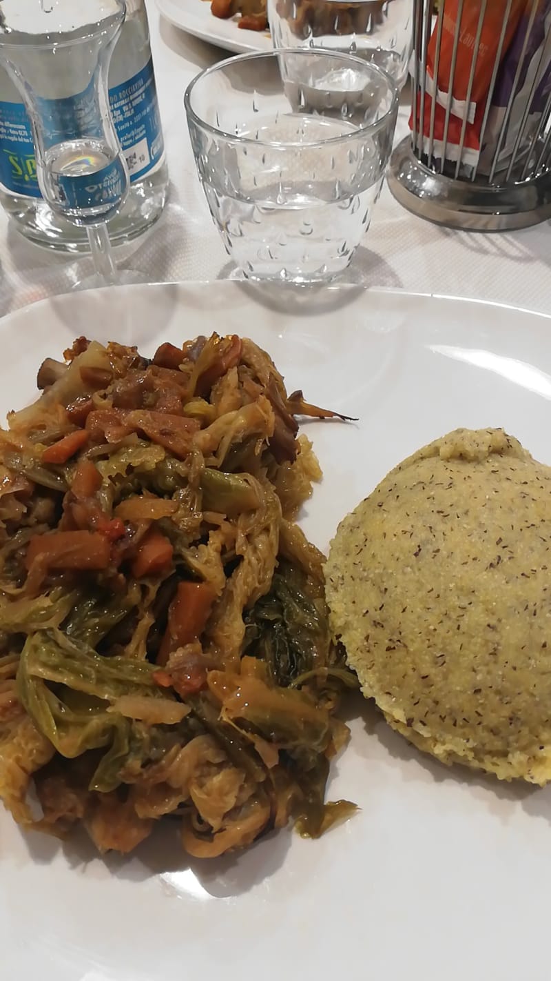 Cazzuola con  Polenta - Ristorante Albergo Sole, Mariano Comense