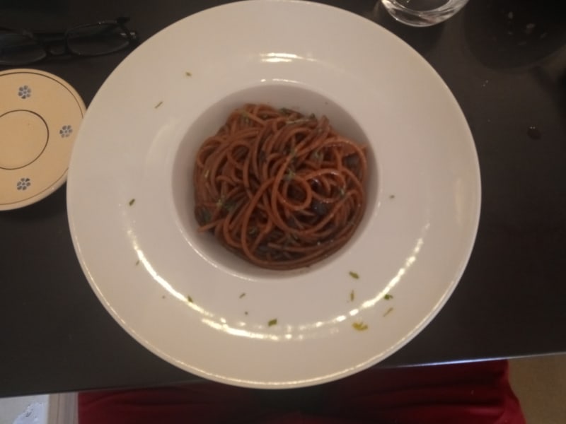 Vermicelli all'aglio nero con peperoncino e sugo di alici - Locanda Ruggieri, Terracina