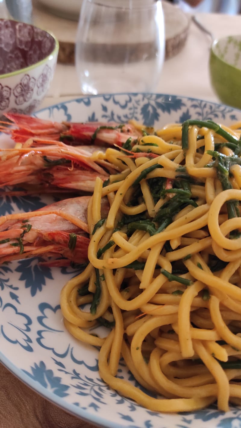 Spaghetti quadrati con gamberi rossi - Locanda Ruggieri, Terracina