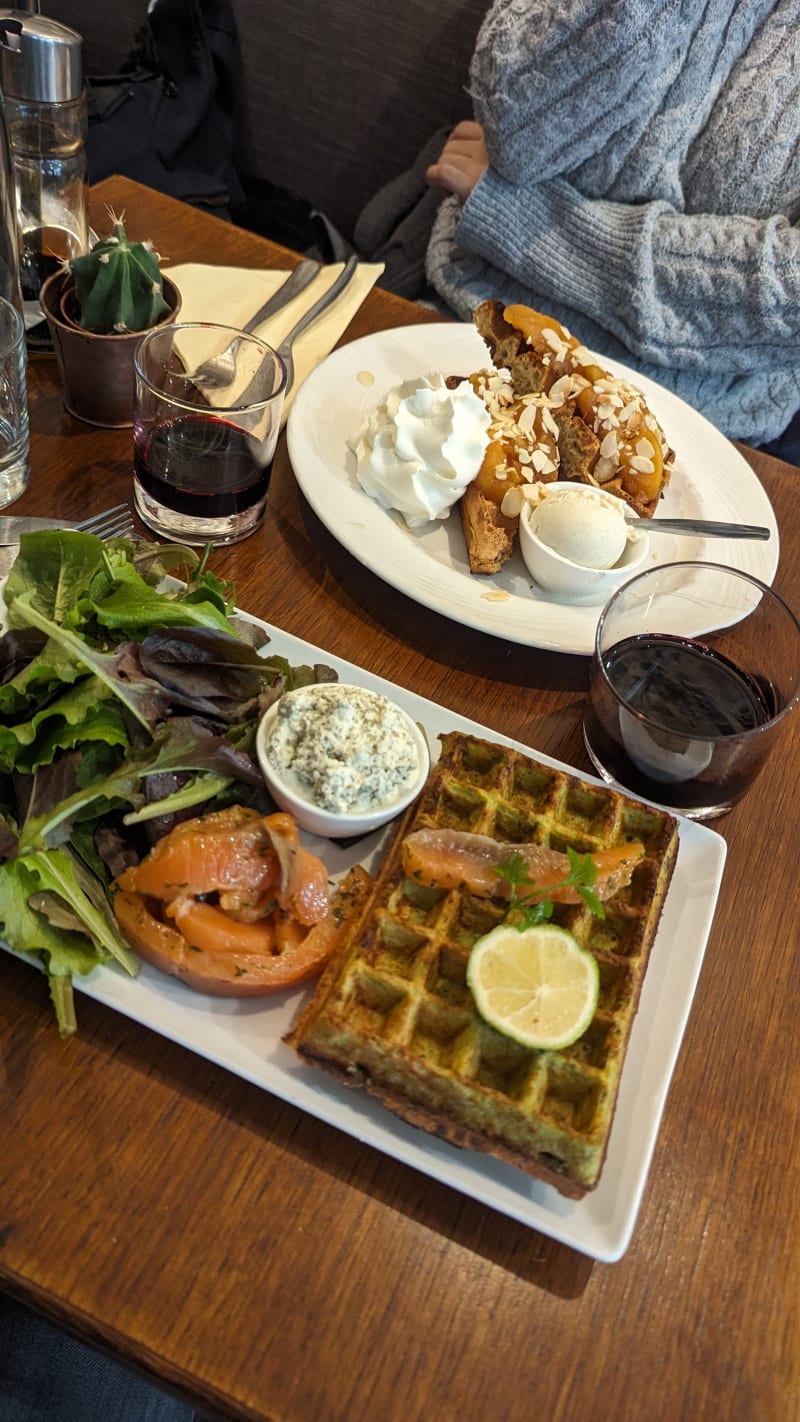 Gauffre simple au sucre à 4 euros - Photo de La Gaufrerie, Paris -  Tripadvisor