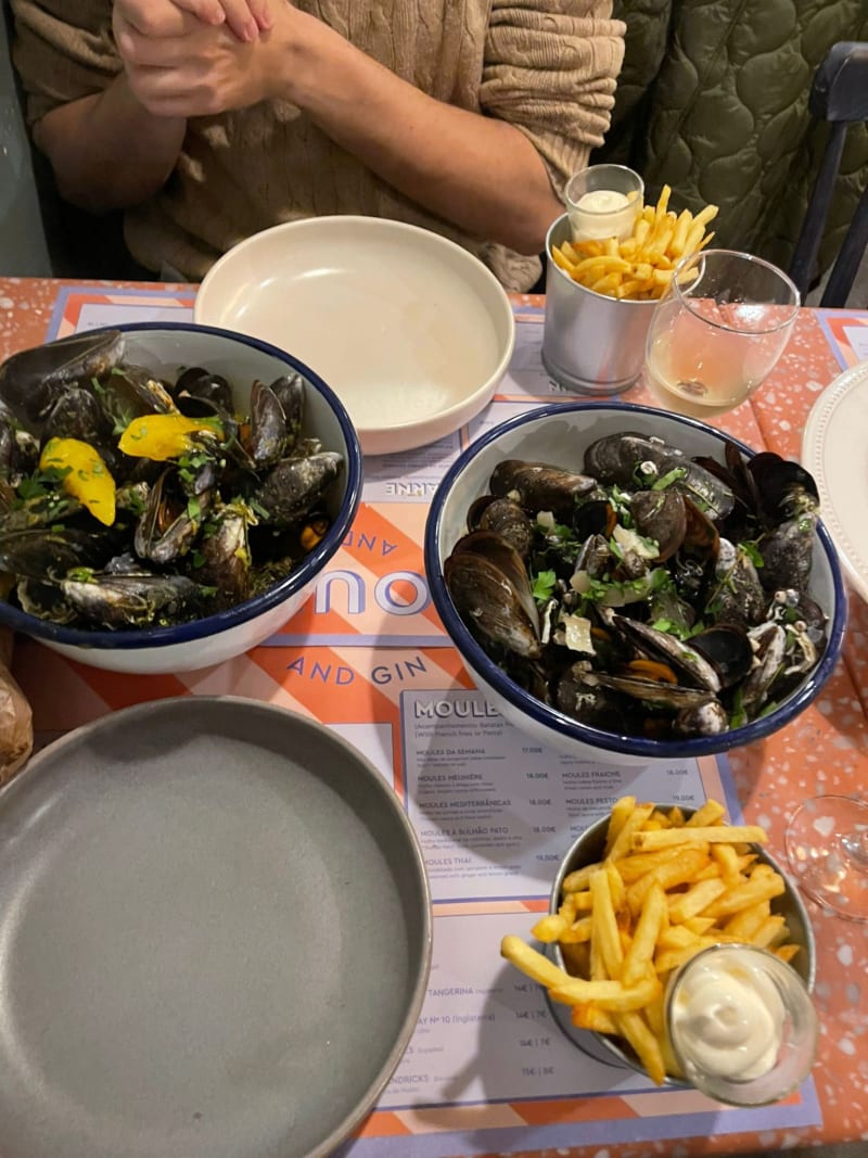 Moules & Gin Lisboa, Lisbon