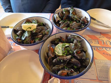 Moules & Gin Lisboa, Lisbon