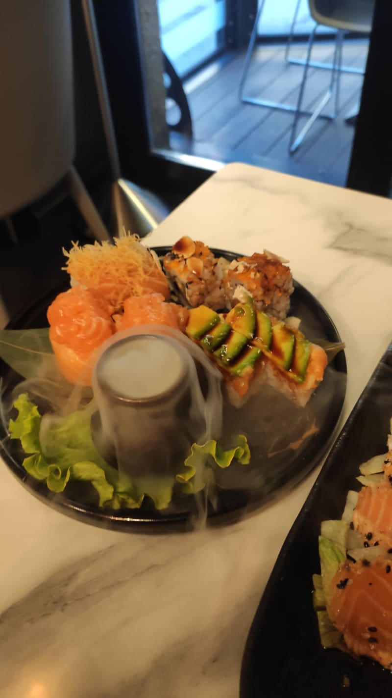 speciale amico misto - Amico sushi, Milan