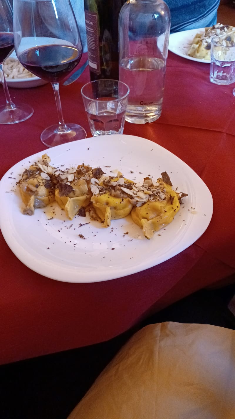 Girasoli con pomodorini, stracciatella e tuorlo sotto sale - Casa Volpi, Arezzo