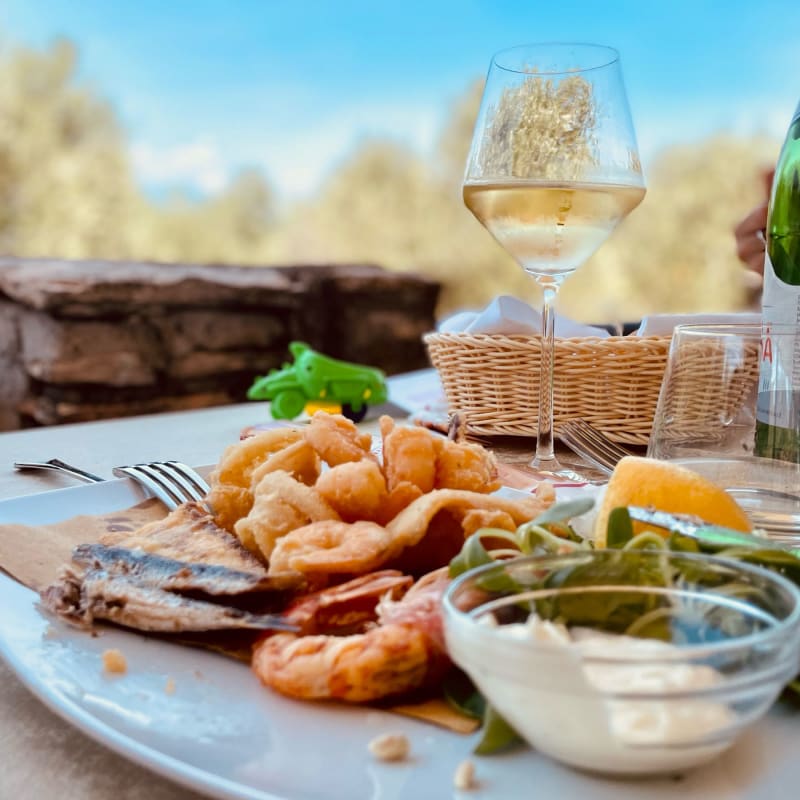 Frittura eccellente, accompagnata da un buon calice di vino bianco - Essentia, Sirmione