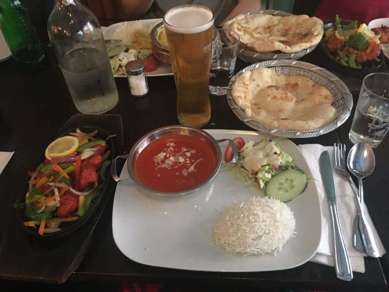 Vegan Tikka Sizzlar with a vegan Naan - Holy Cow Vasastan, Stockholm