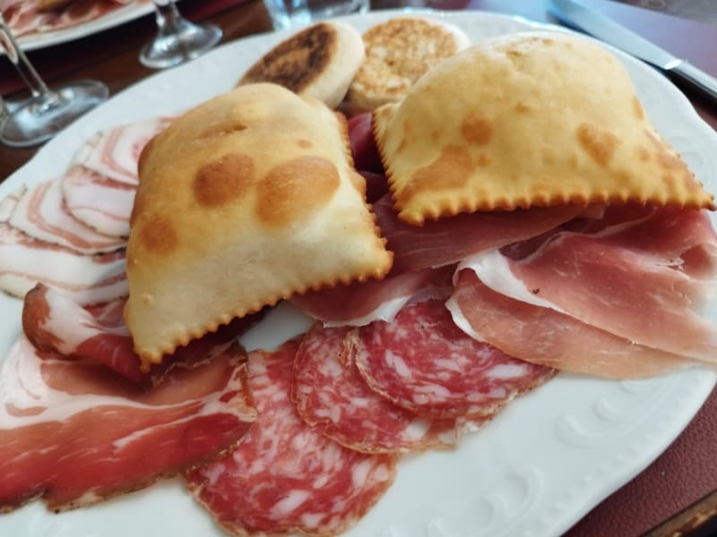 Salume Misto Con Gnocco Fritto E Tigelle - Osteria al Cantone