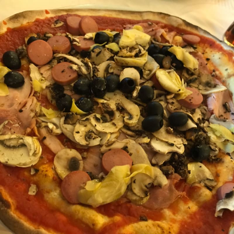 Pizza capricciosa rossa - Fra' Cipolla, Calenzano