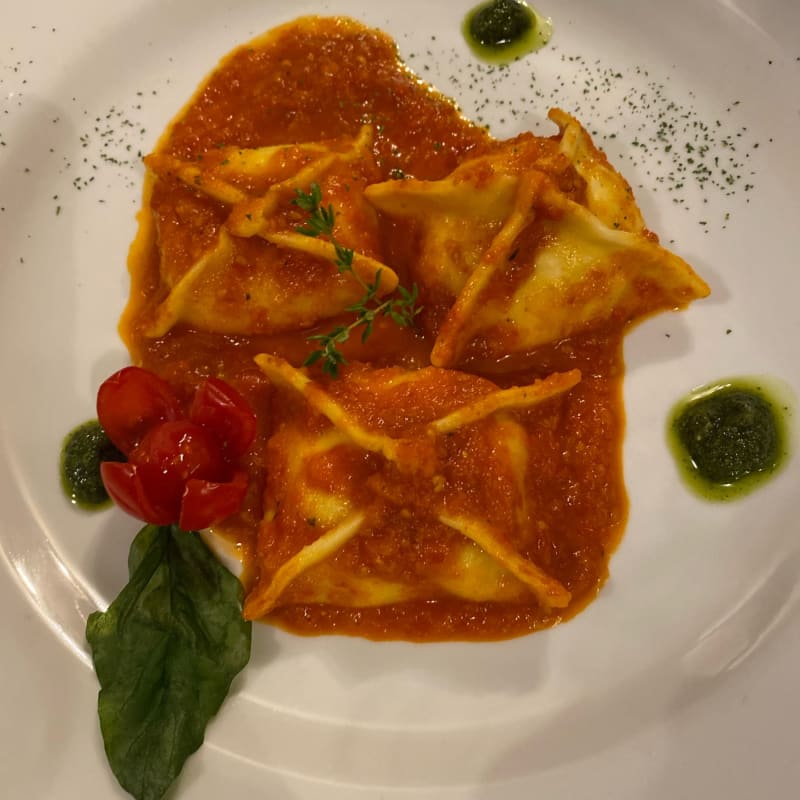 Ravioli fatti in casa ripieni di burrata - Il Passo, Abetone