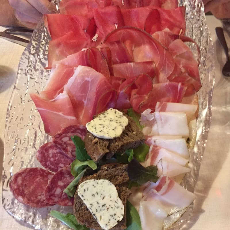 Salumi tipici valtellinesi - La Stua, Livigno