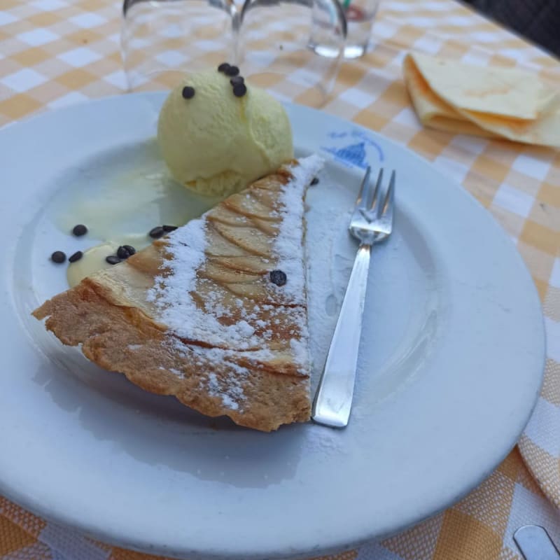 Torta di mela e gelato - Cafè Risorgimento, Rome