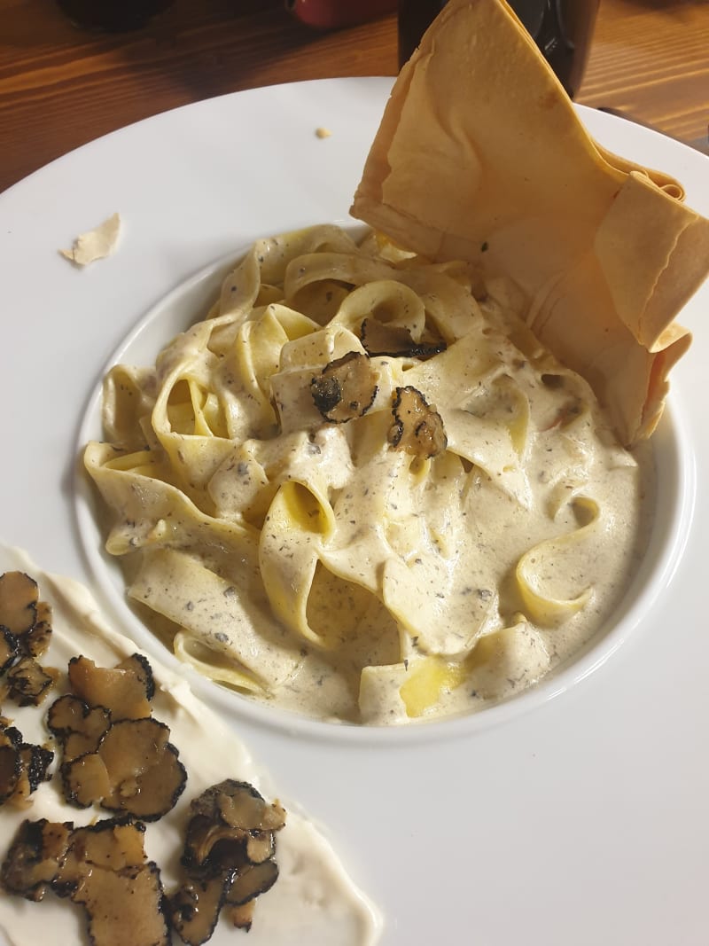 Pappardelle ai 4 formaggi con tartufo nero  - Le Vieux Bourg