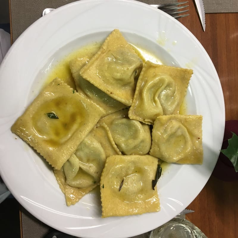 Agnolotti piemontesi burro e salvia - Le Vieux Bourg