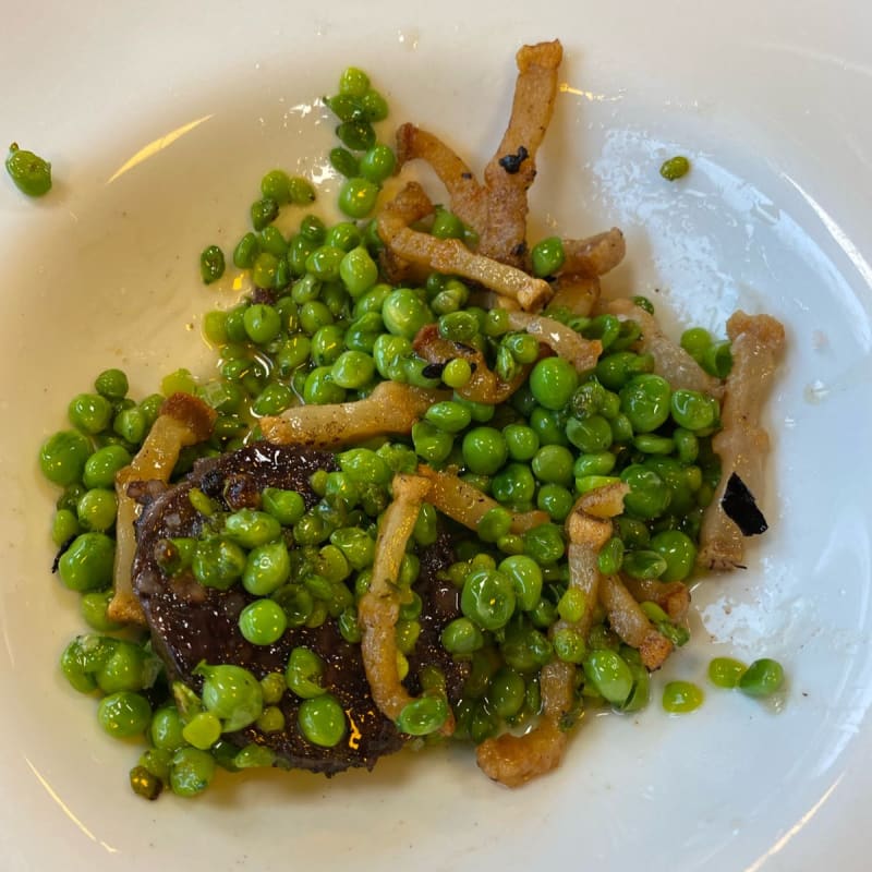 Pèaols amb botifarra negre i cansalada - Som Terra, Mataró