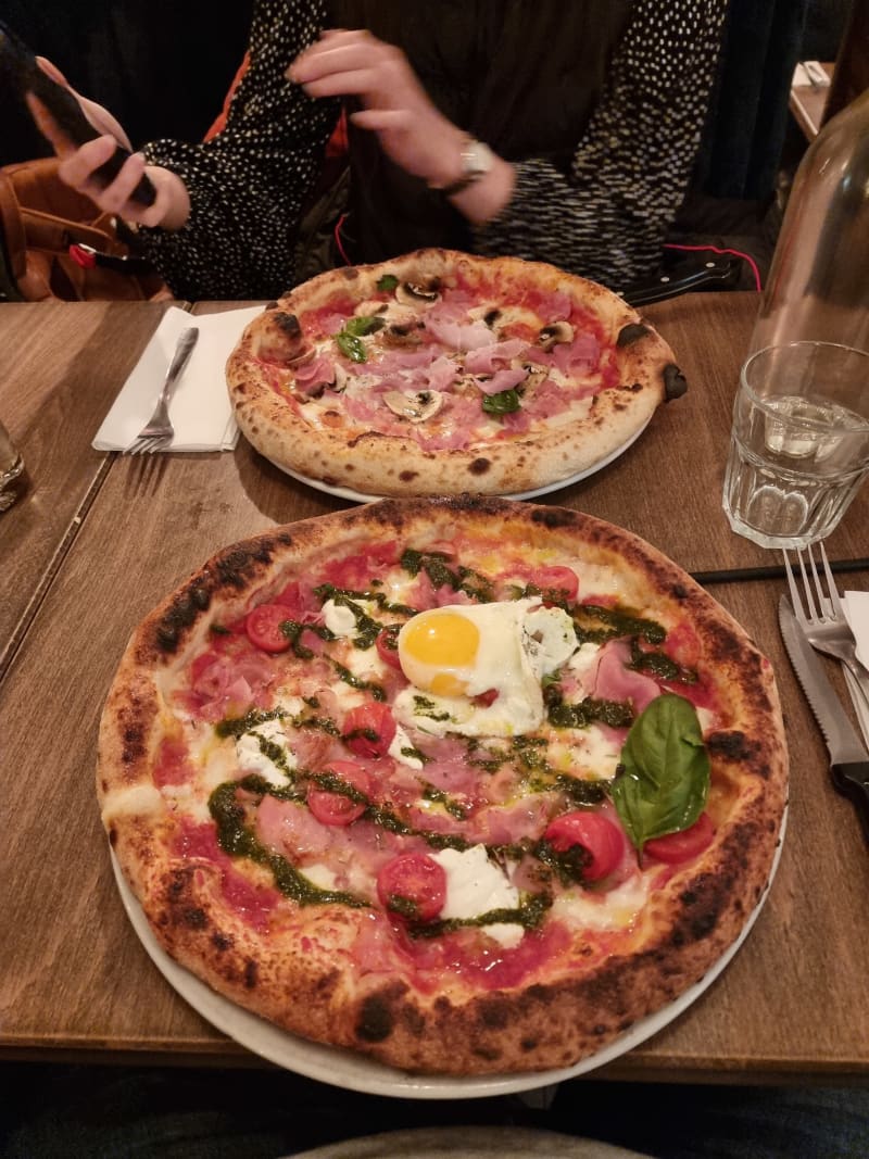 Enza & Famiglia Trattoria Pizzeria Caffê, Paris