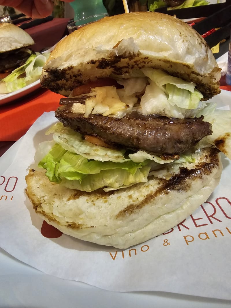 Sombrero vino e panini, Naples