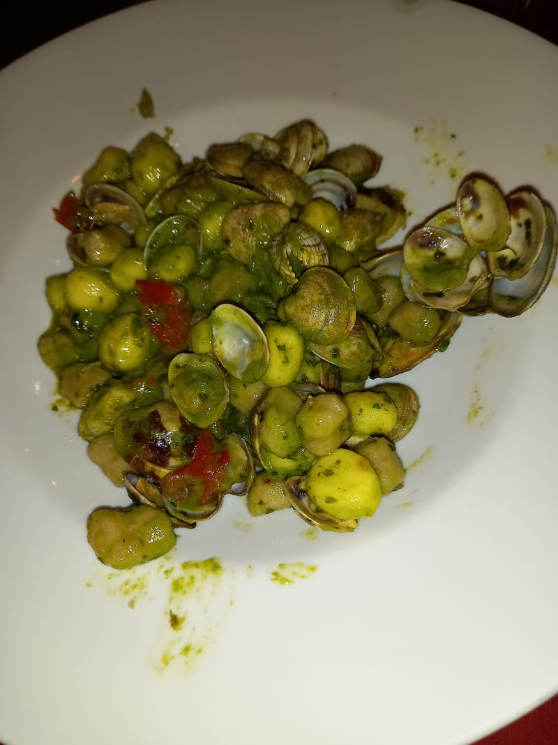 Gnocchi vongole e pesto - Trattoria Archivolto Mongiardino, Genoa