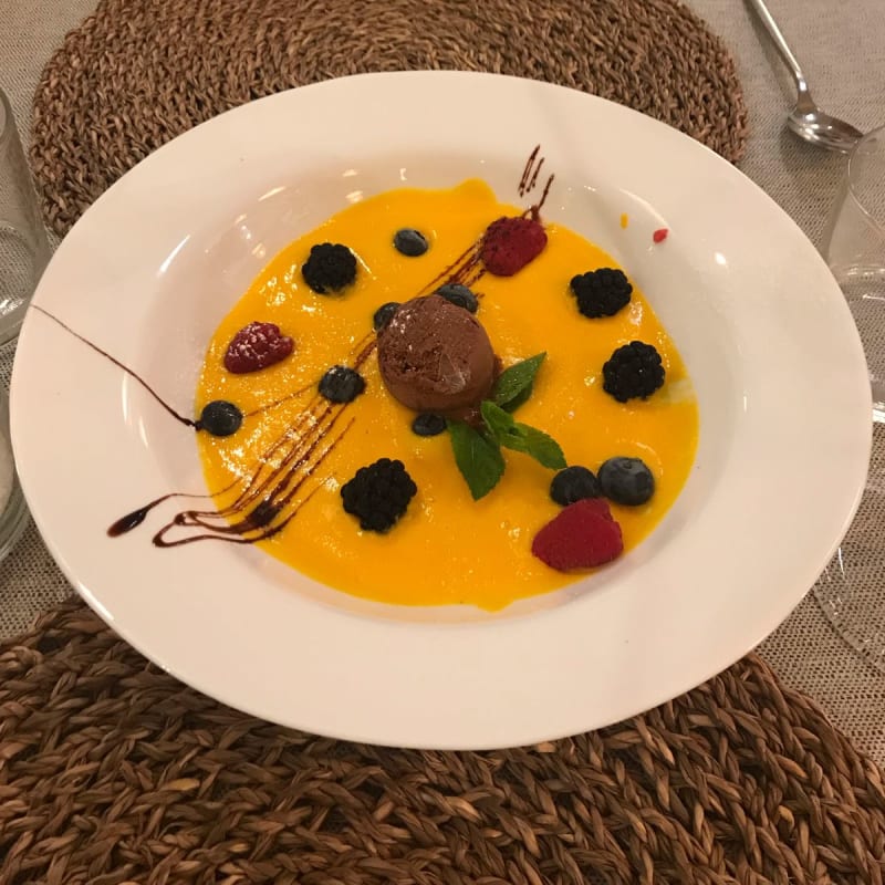 Zabaione con frutti di bosco e cuore freddo al cioccolato - Al Sale Grosso, Milan