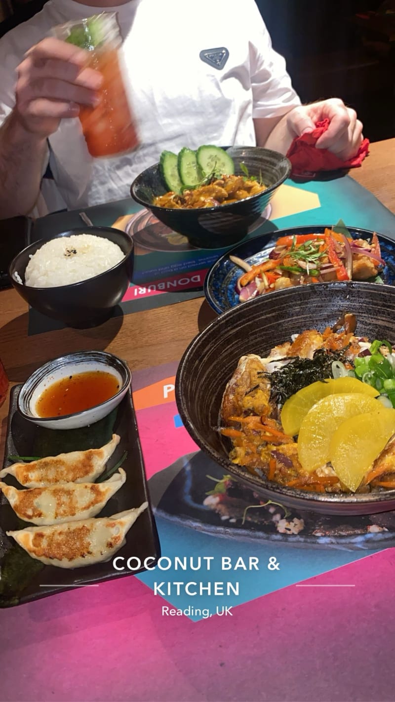 Coconut Bar and Kitchen a Reading Menu, prezzi, immagini, recensioni