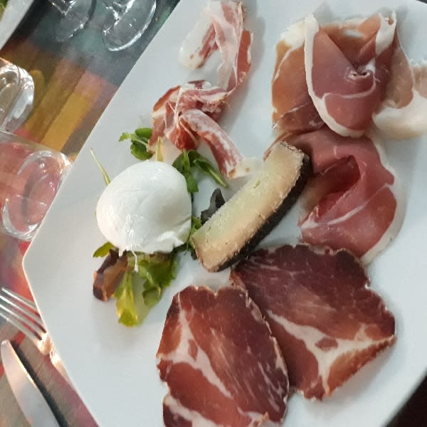 Buonissima la mozzarella - Ristorante Pizzeria La Locanda da Peppe