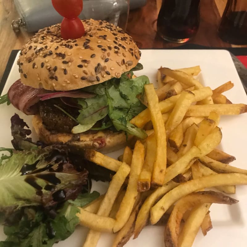 Burger cheddar - Bistrot du 9 - Golf du Tremblay sur Mauldre, Le Tremblay-sur-Mauldre