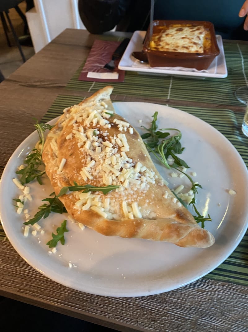 Calzone - Restaurant Verena, Amsterdam