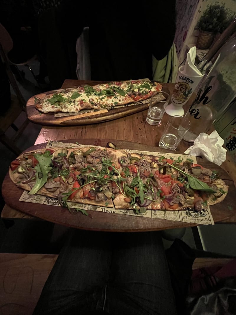 Black Pide, Paris