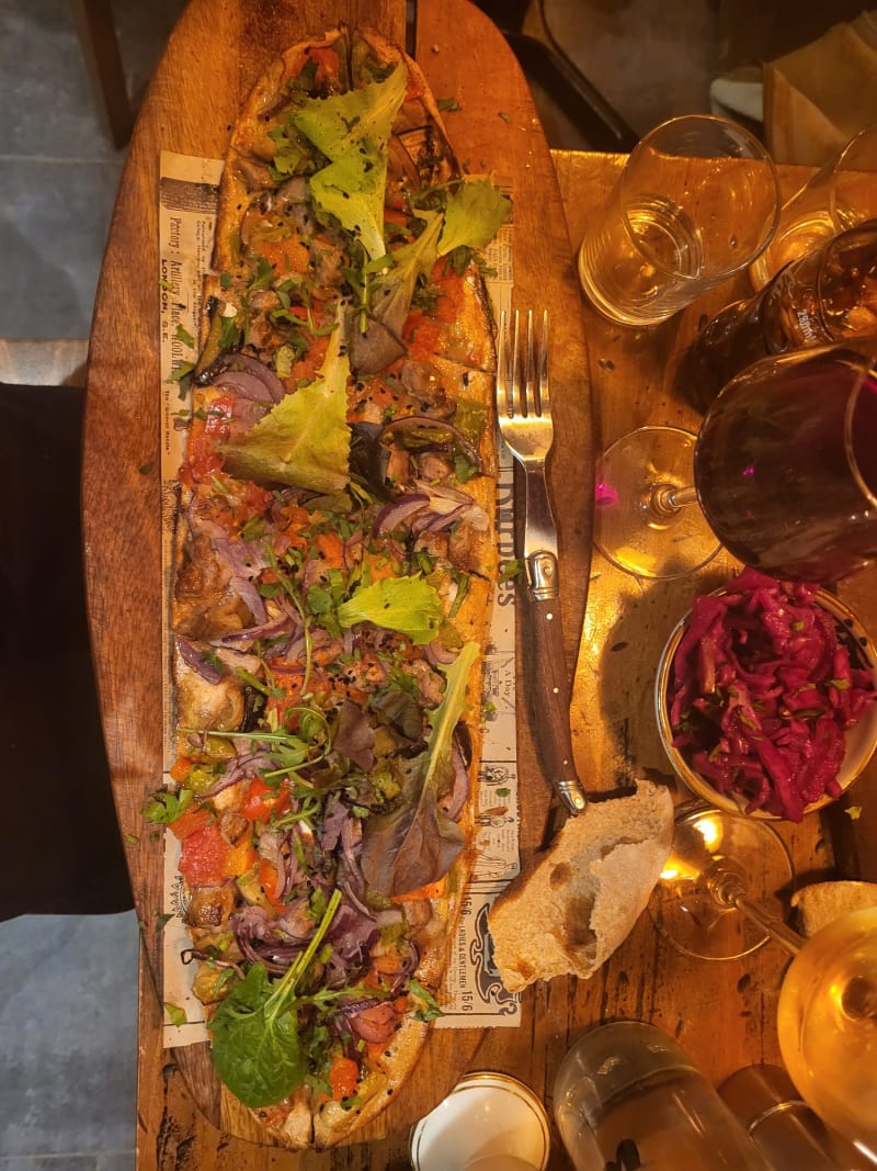 Black Pide, Paris