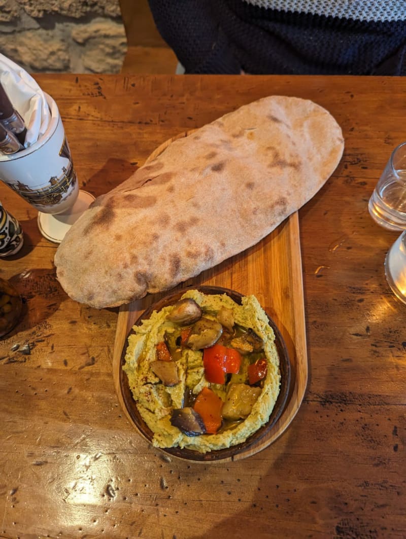 Black Pide, Paris