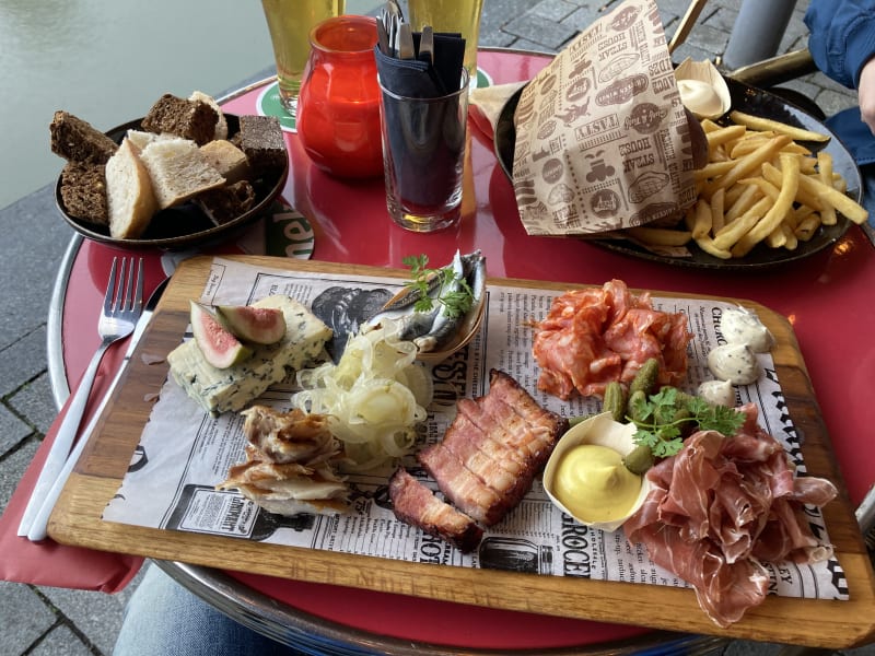 Fleisch, Fisch, Käse.. - Café Vader Kleinjan, Rotterdam