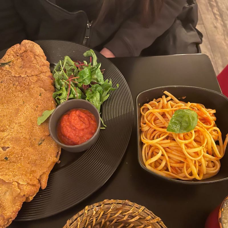 Escalope de veau panée  - Red Ruby , Poissy