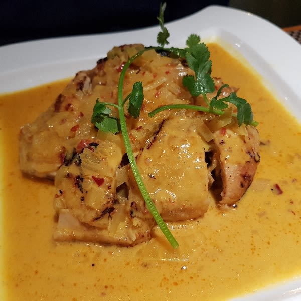 Pollo al curry indonesiano - Le Sarawan, Paris