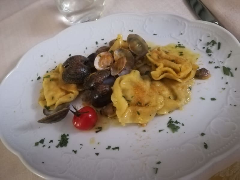 Ravioli Ripieni Di Capesante E Gamberi Con Sugo Alle Vongole - Bacciomeo