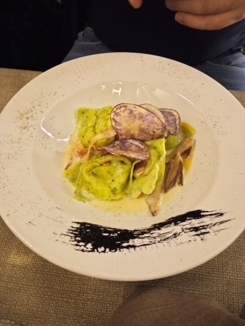 Ravioli di burrata con guanciale croccante e chips  - D&D Ristorante Friggitoria Gourmet