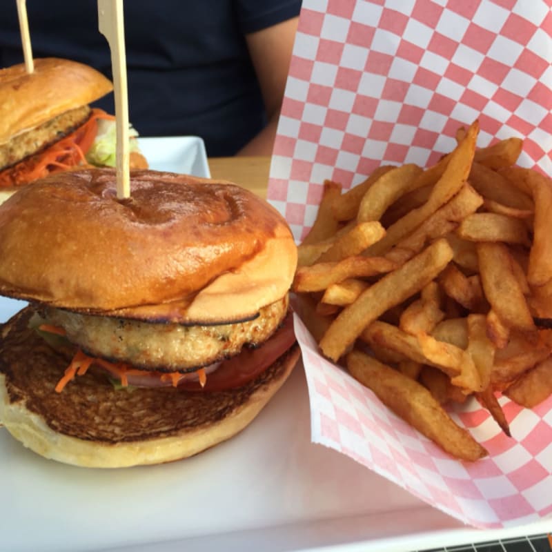 Bon rapport qualité / prix à tester ! - Friends & Fries, Courbevoie