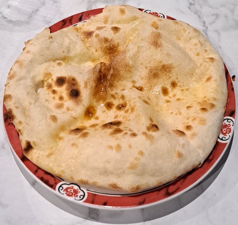 Cheese naan - Villa Delhi, Paris