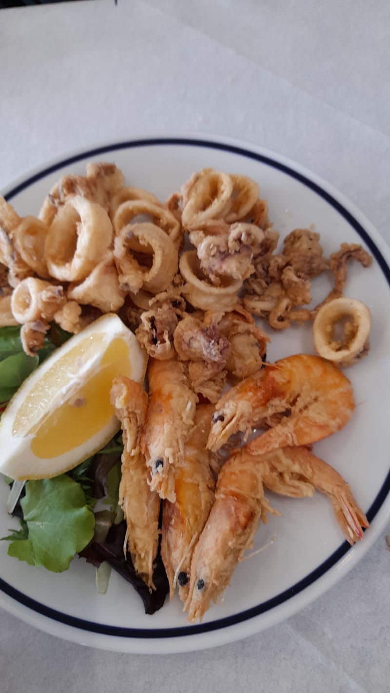 Frittura di calamari e gamberi - Trattoria Partenope, Parma