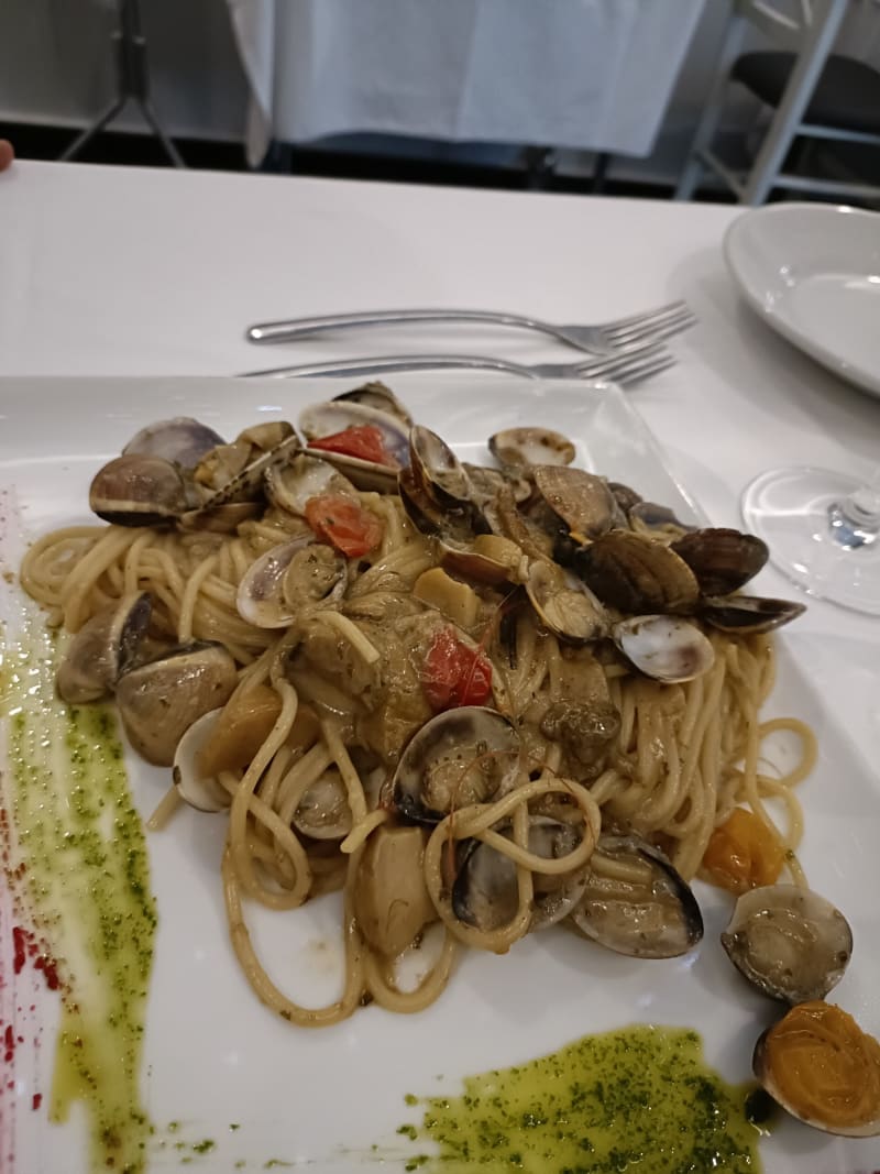 Spaghetti vongole e porcini - La Dolce Vita