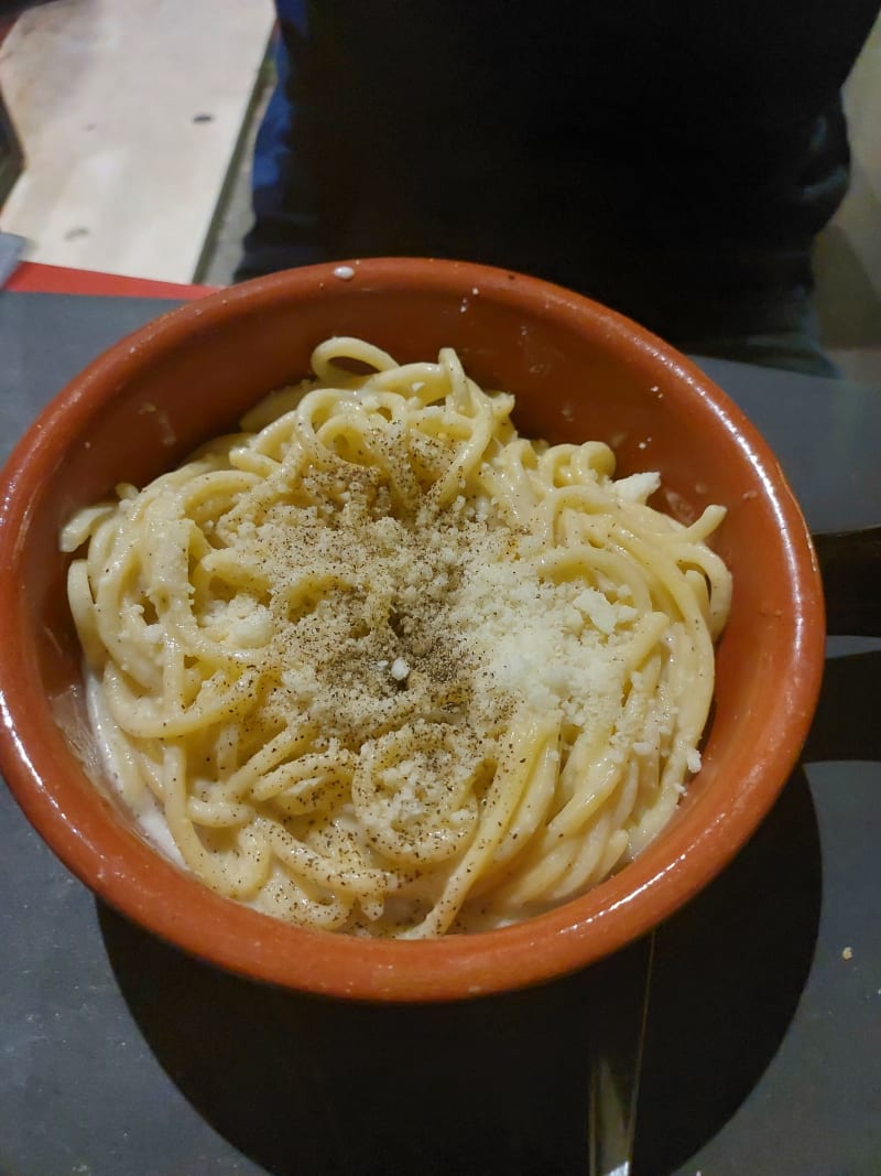 Tonnarelli cacio e pepe - Le Grù, Rome