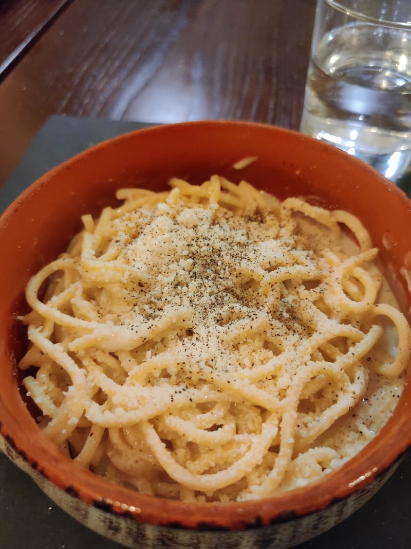 Tonnarelli cacio e pepe - Le Grù, Rome