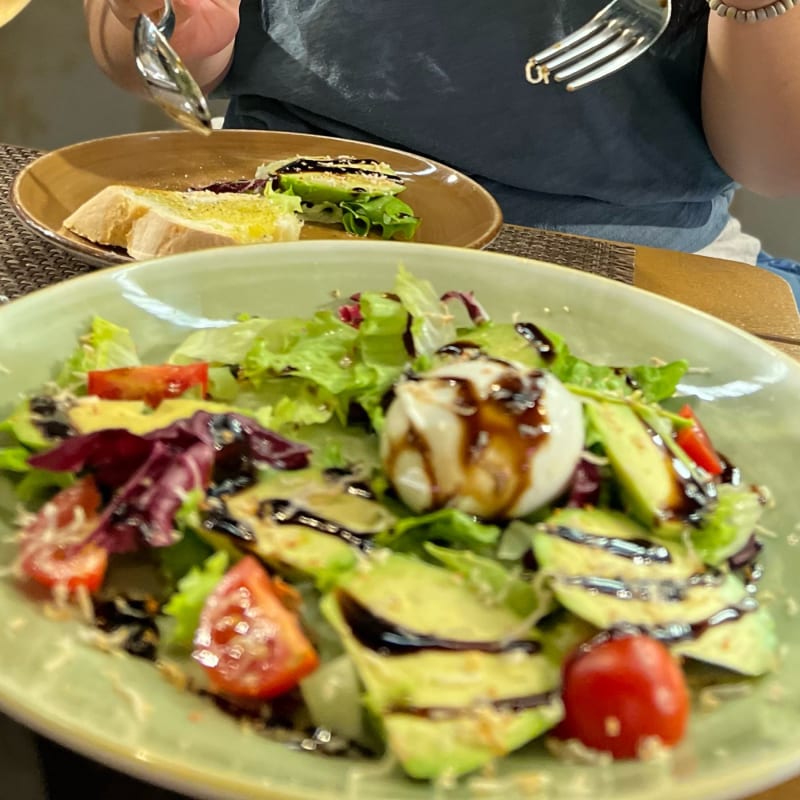 Raw avocado, tomatoes and mozzarella  - Trattoria Katti, Florence