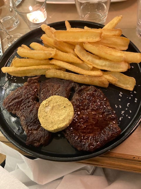 Entrecôte Beurre Café de Paris (220g), Frites - Bistrot La Fabrique, Geneva