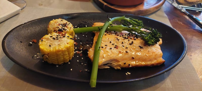 Salmon al carbon - Bar Tomeu, Sitges